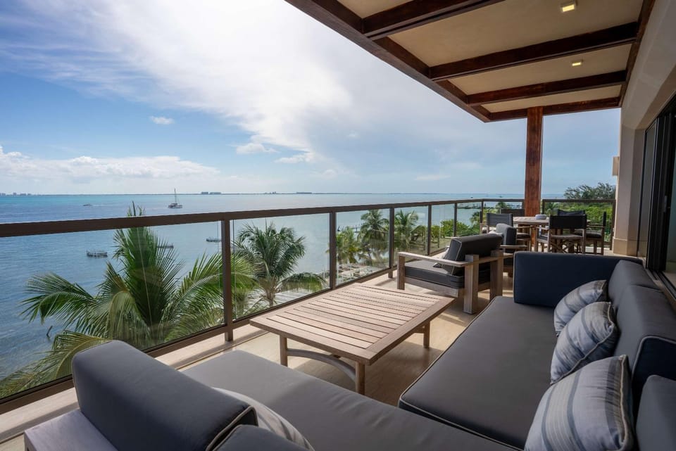 Luxury Beachfront 4BR Apartment in Isla Mujeres Apartment in Isla Mujeres
