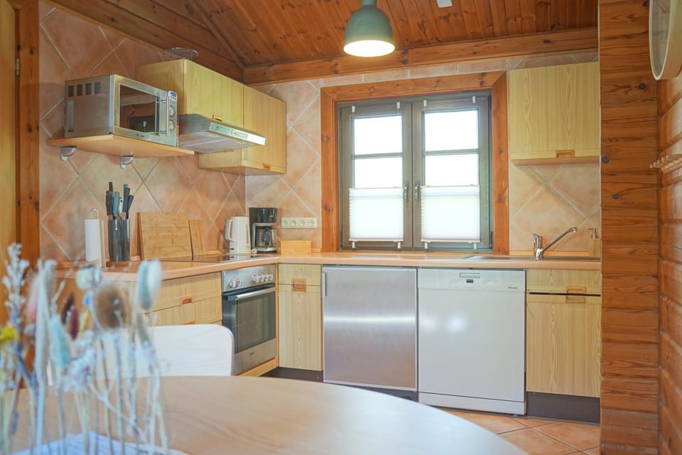 Kitchen or kitchenette, kitchen