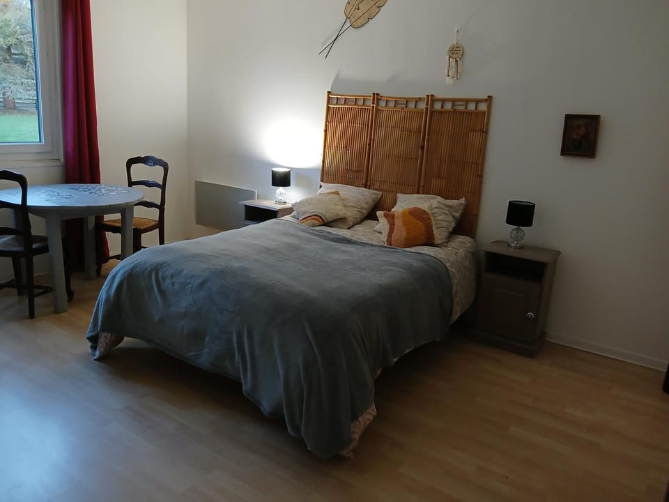 Bed, Photo of the whole room