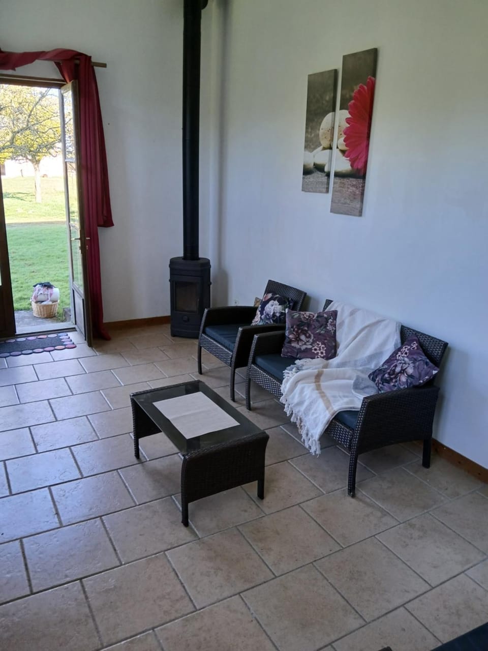 Living room, Seating area, fireplace