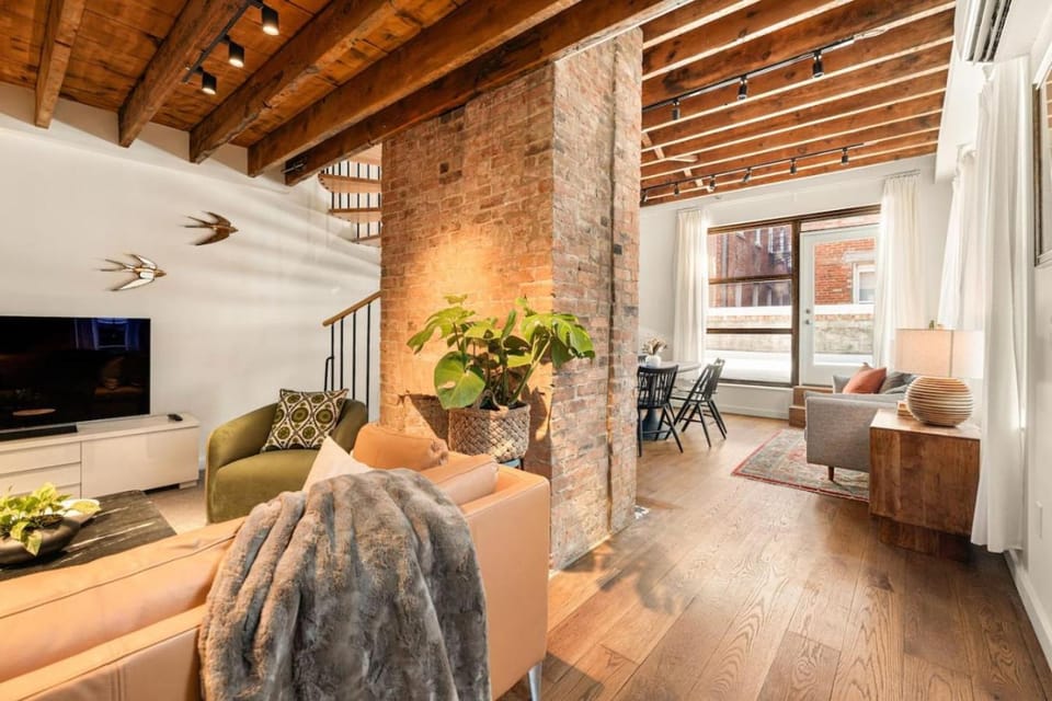 Luxury Loft near Washington Park - Rooftop Deck Apartment in Over The Rhine