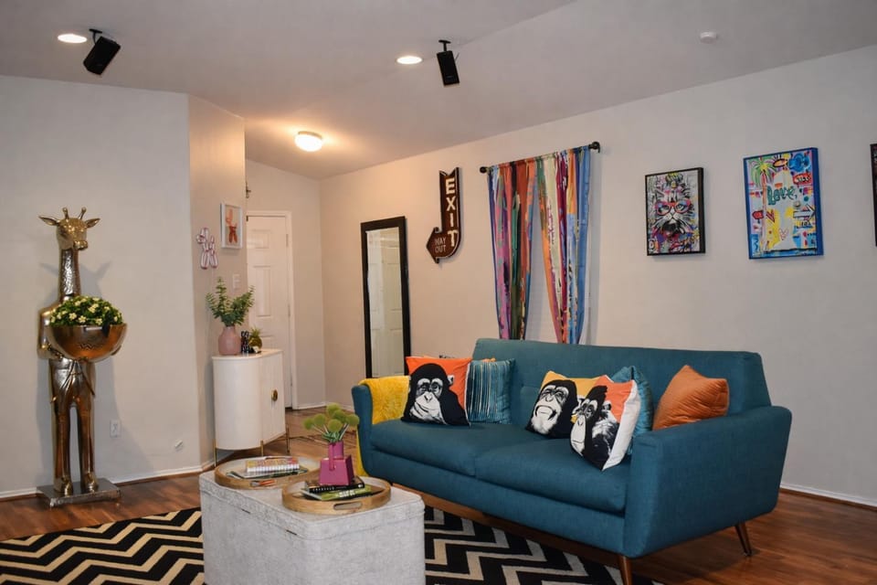 Living room, Seating area
