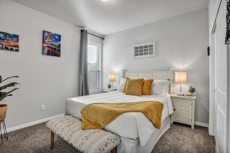 Bed, Bedroom