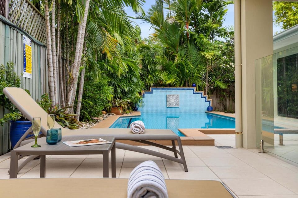 Day, Garden, Garden view, Pool view, Swimming pool, sunbed