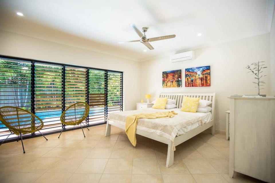 Bed, Bedroom, Pool view