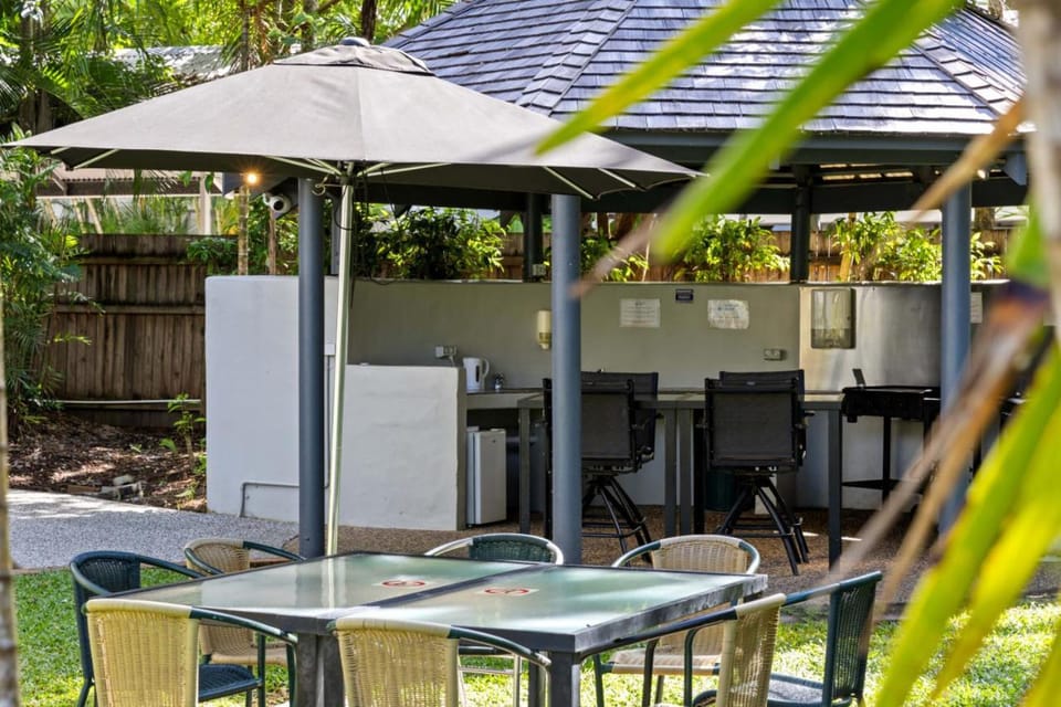 BBQ facilities, Garden, Dining area