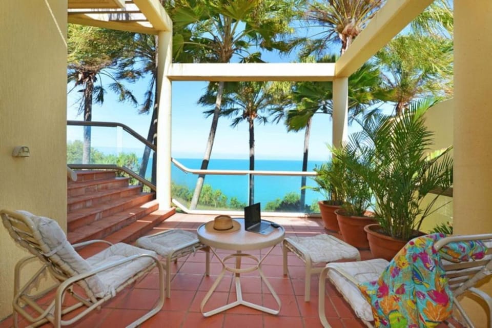 Patio, Natural landscape, View (from property/room), Balcony/Terrace, Seating area, Sea view, sunbed