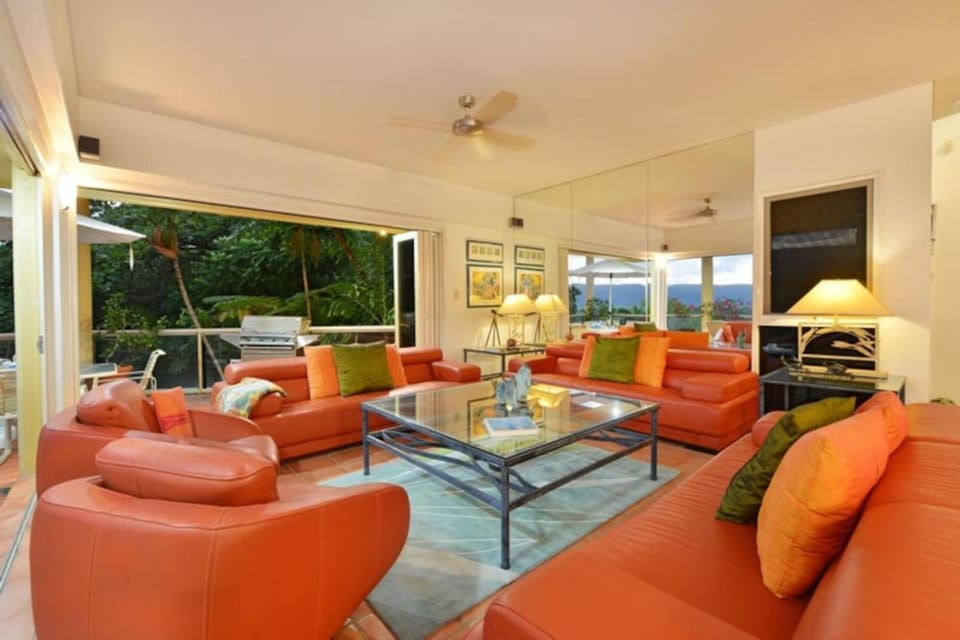 TV and multimedia, Balcony/Terrace, Living room, Seating area, Mountain view, Sea view