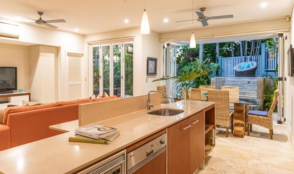 Kitchen or kitchenette, Seating area, Dining area, Pool view, air conditioner