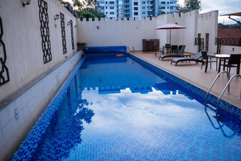 1 BDRM condo pool gym Kileleshwa, Nairobi Kenya Apartment in Nairobi