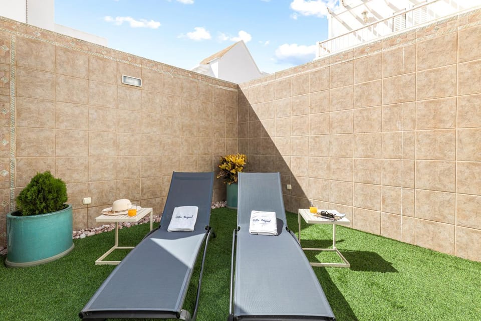 Patio, sunbed