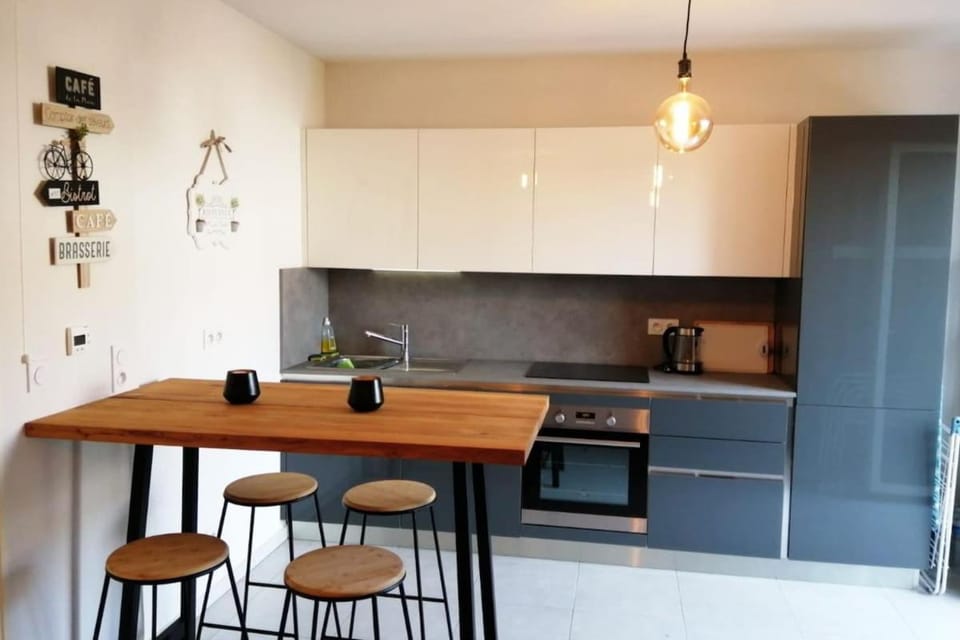 Maison Jasmin, Modern, air-conditioned 2-bed with lovely terrace & communal pool House in Sainte-Maxime