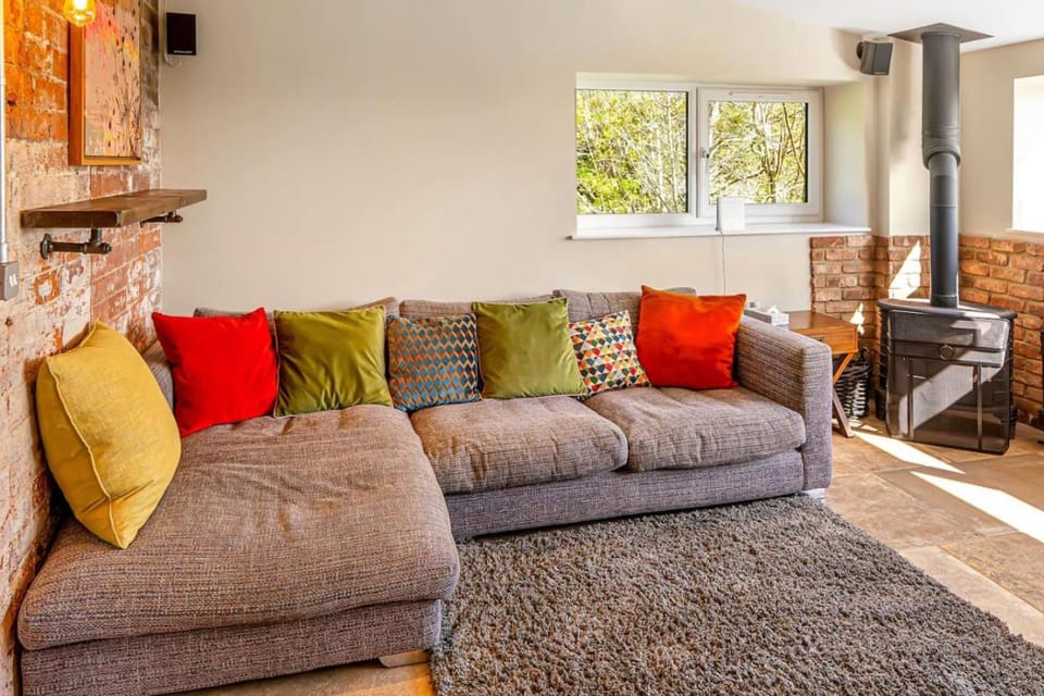 Luxury Escape with Cinema, Pool Table & Darts House in Leeds