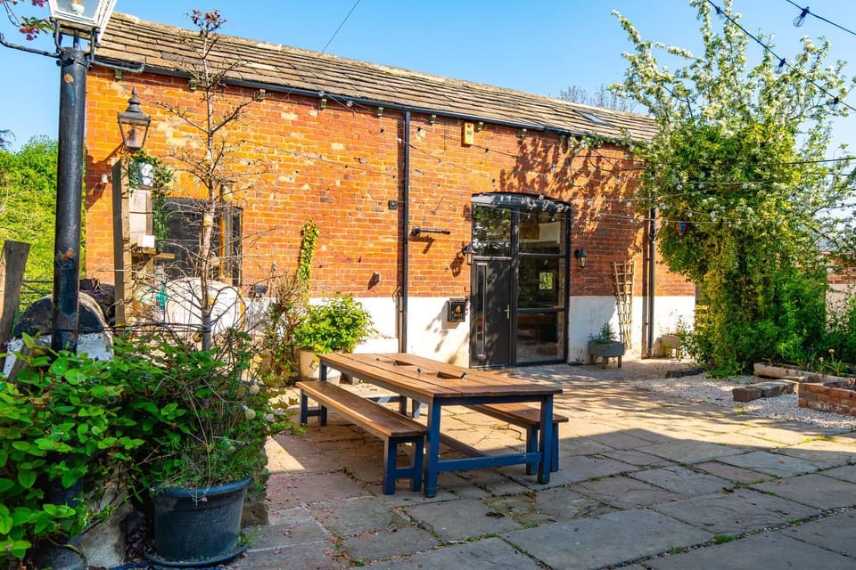 Property building, Patio, Garden
