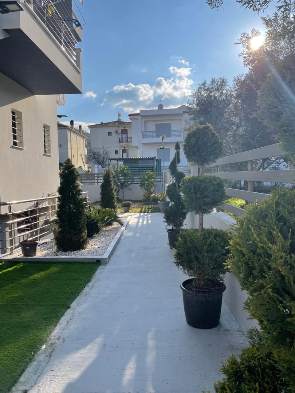 Property building, Spring, Day, Neighbourhood, Natural landscape, Garden, Garden view