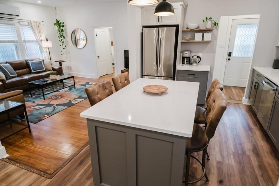 Kitchen or kitchenette, Living room, Dining area