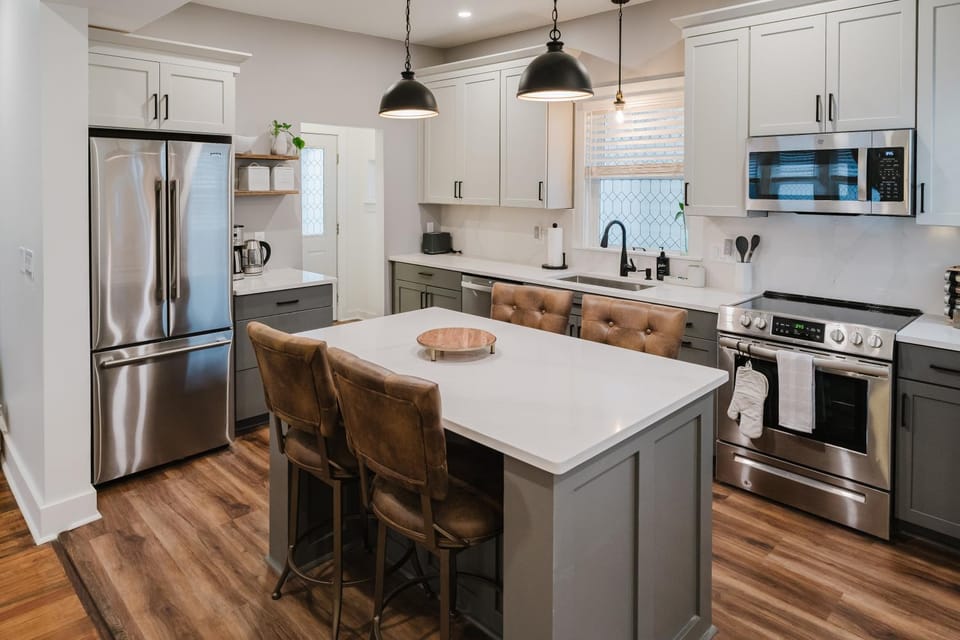 Kitchen or kitchenette, Dining area, dishwasher, oven, stove, toaster