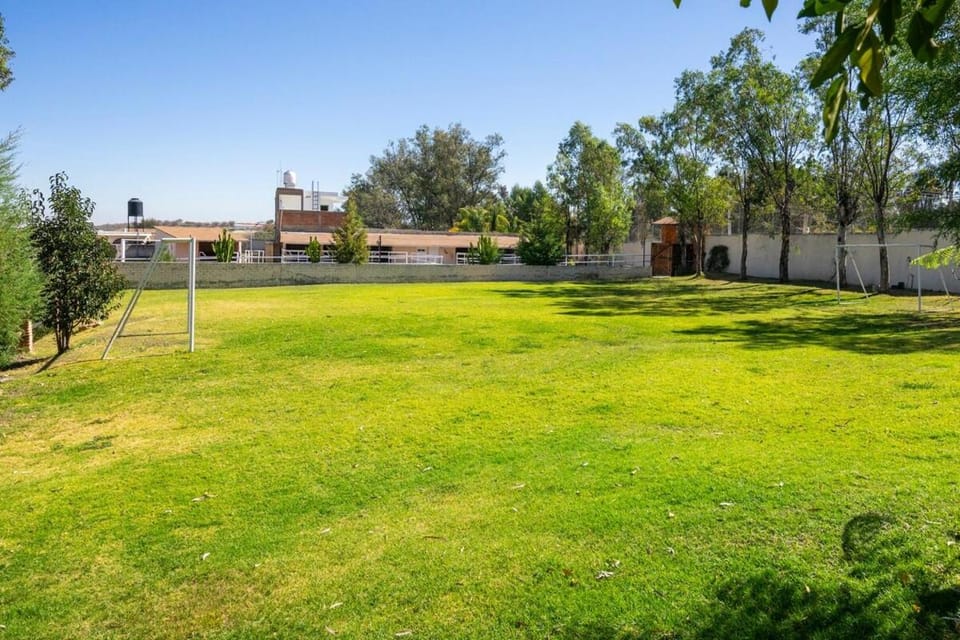 La Herencia country house with pool, terrace and green areas Apartment in State of Michoacán