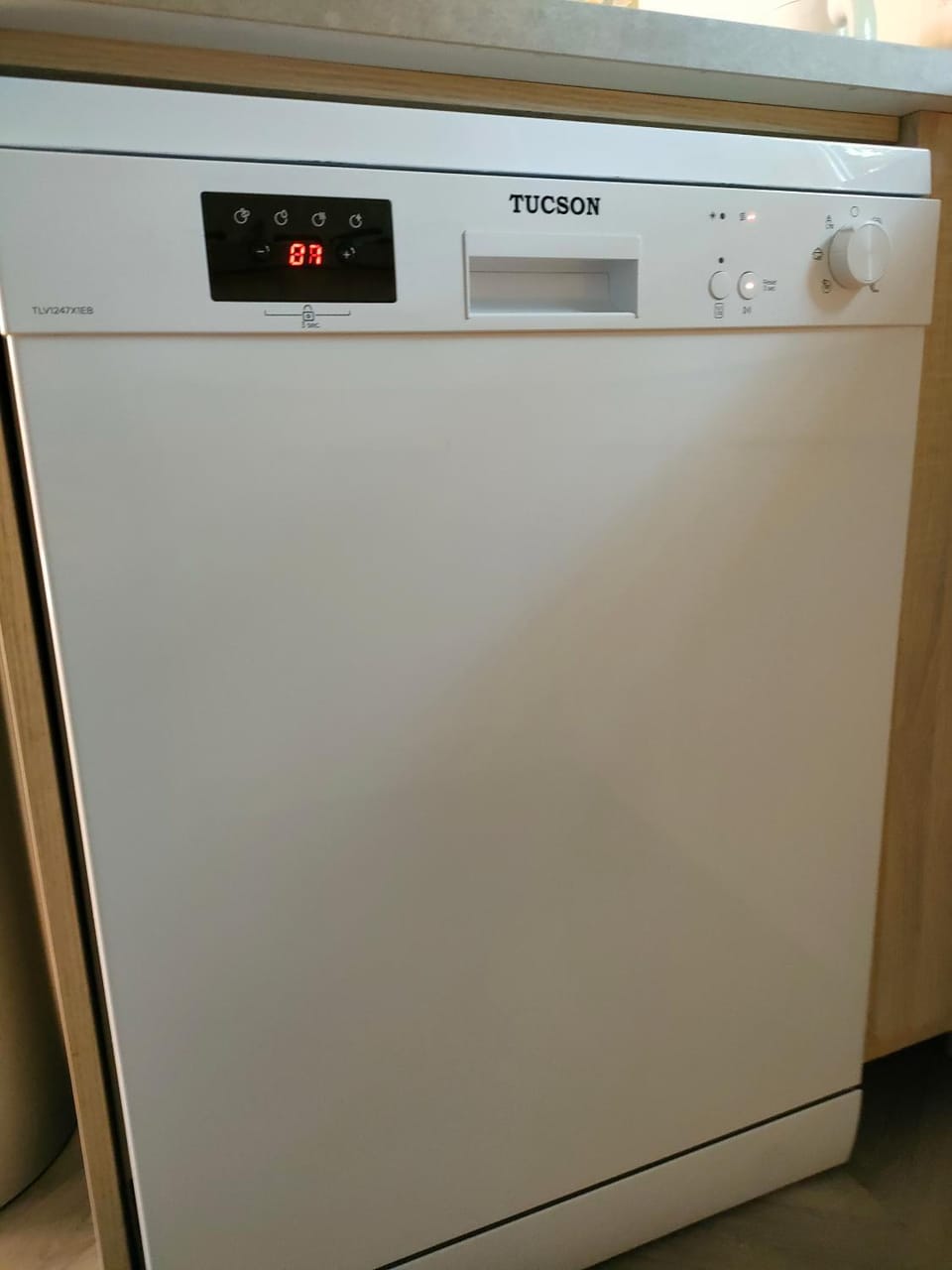 Kitchen or kitchenette, oven