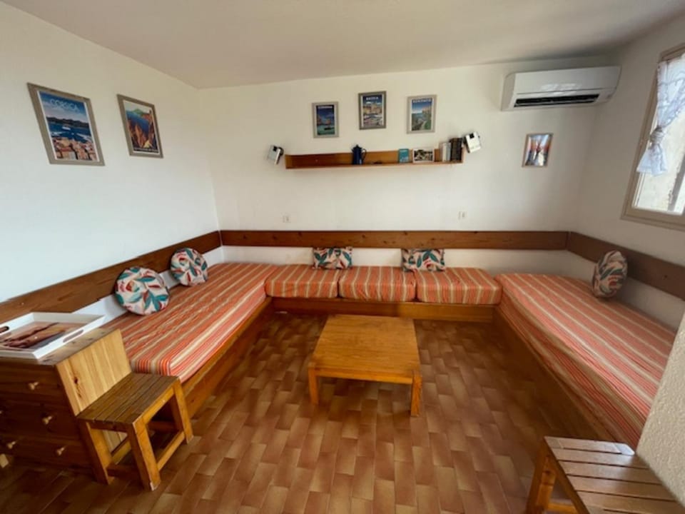 Night, Living room, Seating area