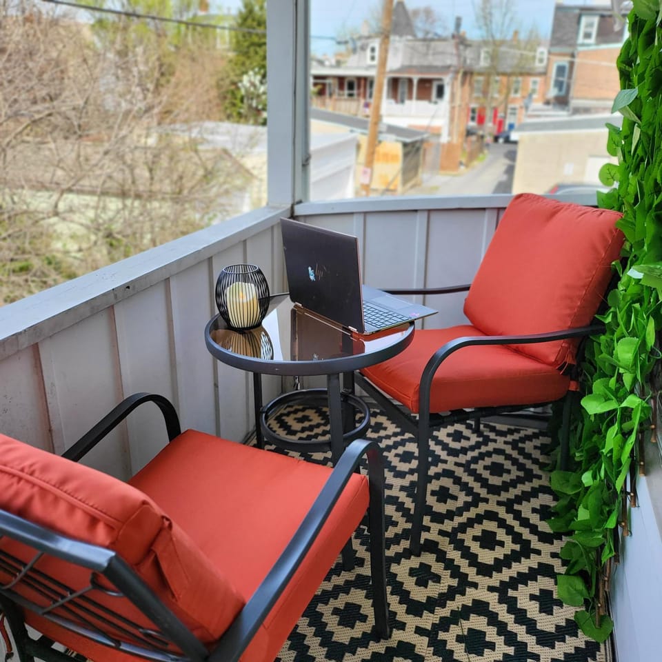 View (from property/room), Balcony/Terrace, Seating area