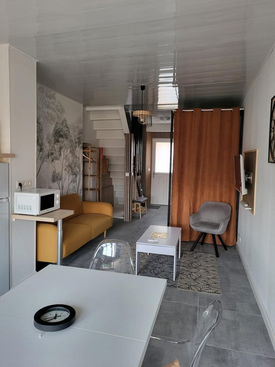 Living room, Dining area