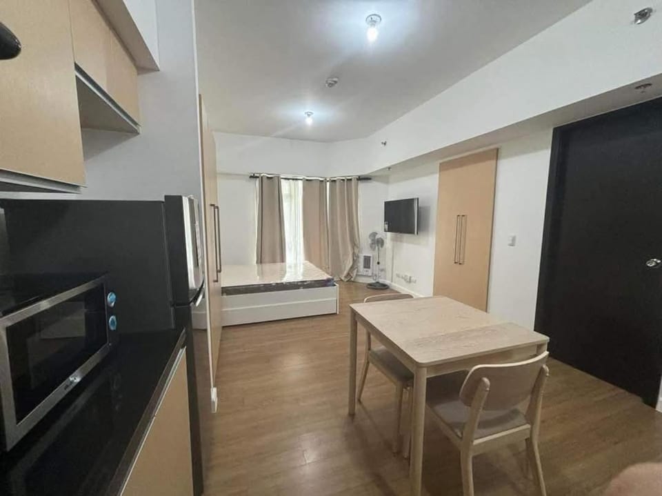 City Front Studio Apartment in Taguig