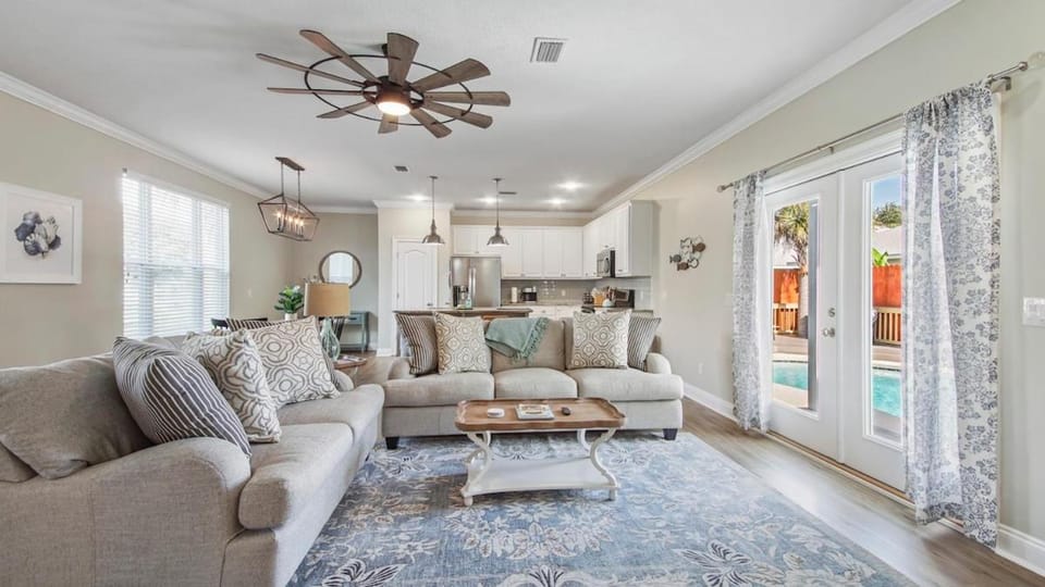 Living room, Seating area, fireplace