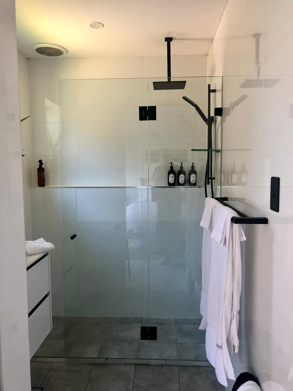 Shower, Bathroom, towels
