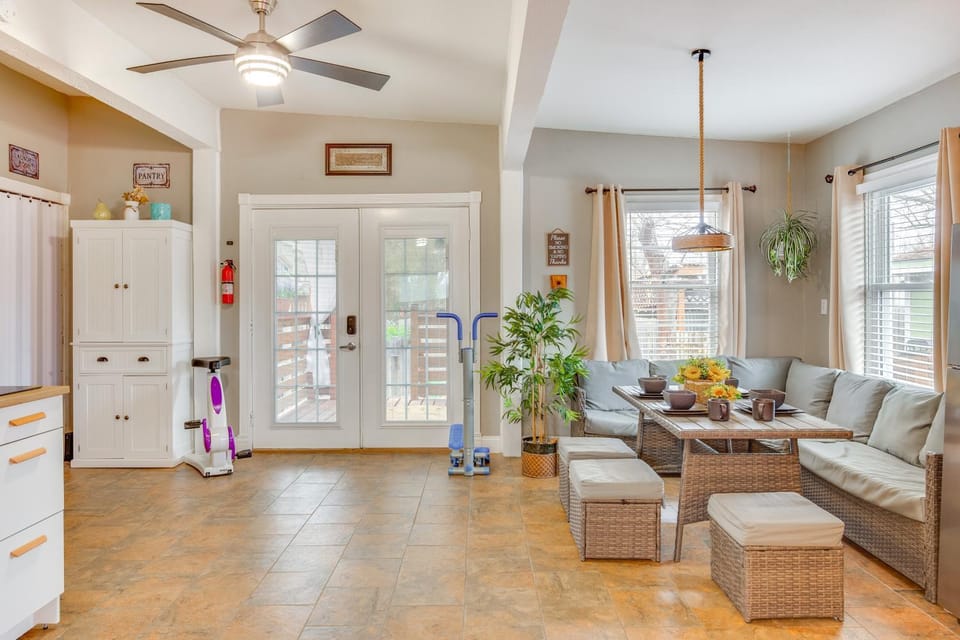 10 Mi to Dtwn Kansas City: Cozy Studio w/ Grill! Apartment in Kansas City