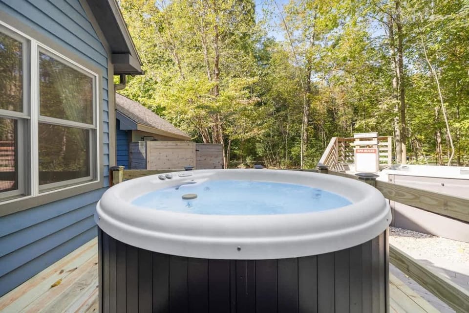 Blue Beech Cottage House in Chikaming Township