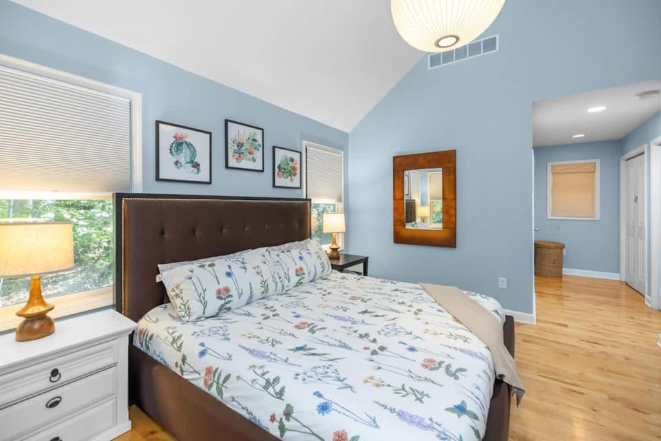 Blue Beech Cottage House in Chikaming Township