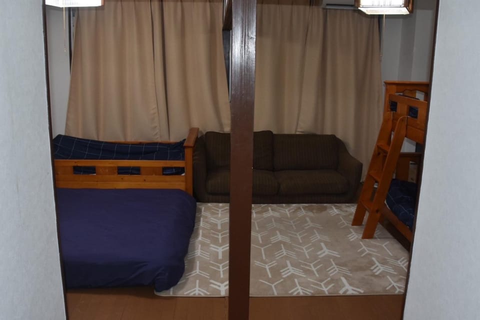ゲストハウス ラフテル Bed and Breakfast in Japan