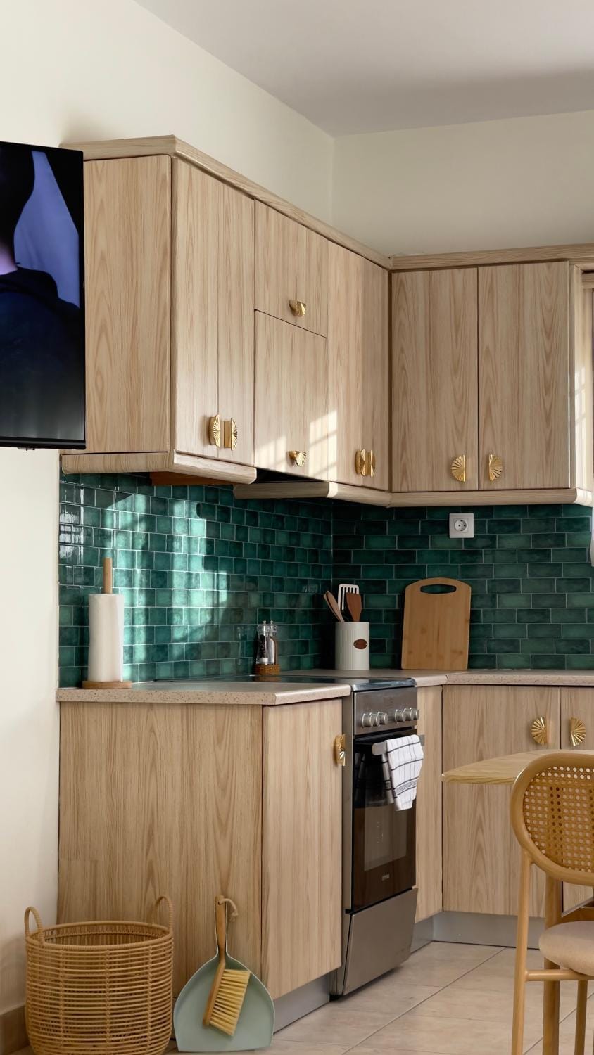 TV and multimedia, Kitchen or kitchenette, oven, stove