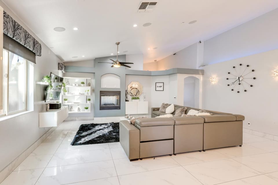12 Mi to the Strip: Las Vegas Home w/ Luxe Oasis! House in Las Vegas