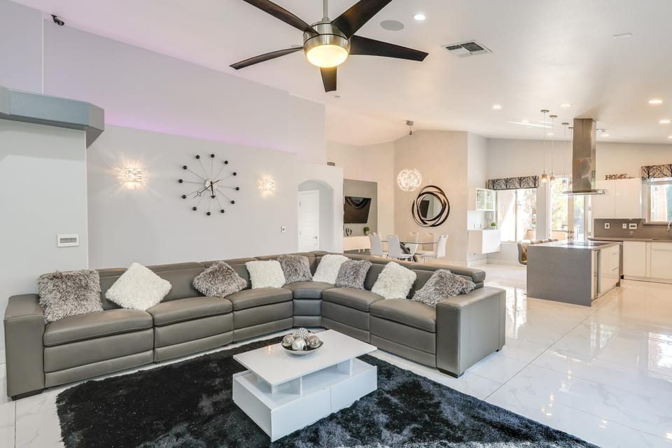 12 Mi to the Strip: Las Vegas Home w/ Luxe Oasis! House in Las Vegas
