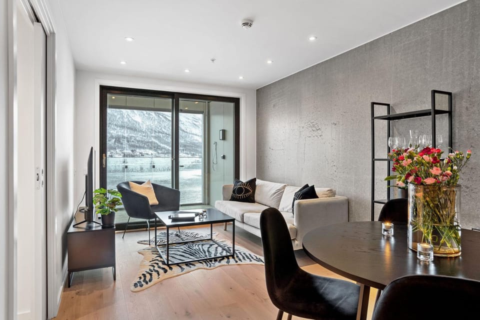 View (from property/room), Living room, Seating area, Mountain view, Sea view