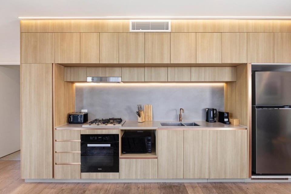 Lux Style Spacious 2 Bed 2 Bath Apt, Pool , Parking Apartment in Kangaroo Point