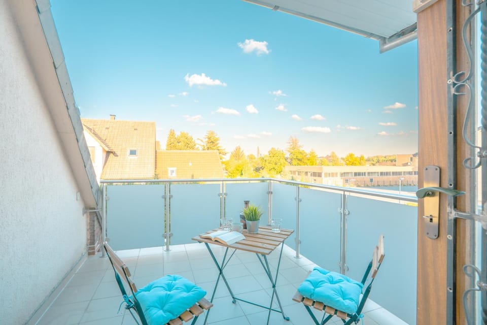 Patio, Day, View (from property/room), Balcony/Terrace, Seating area, Garden view, Inner courtyard view