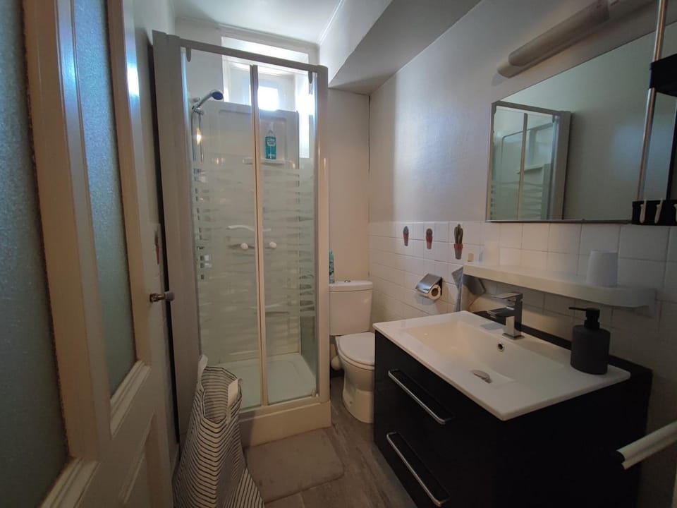 Studio avec kitchenette séparée à Aix-les-Bains - FR-1-555-105 Apartment in Aix-les-Bains