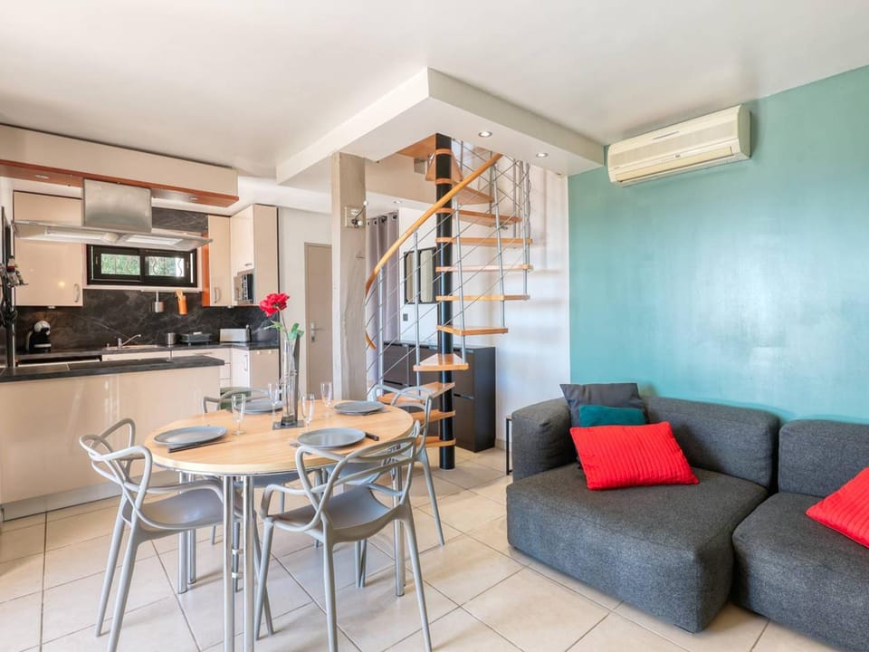 Superbe Villa vue mer, climatisée, proche plage, parking, animaux acceptés - FR-1-816-23 Villa in Le Lavandou