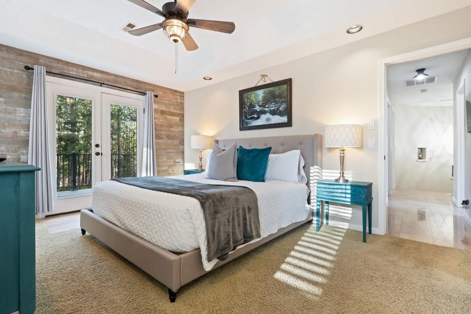 Black Bay Getaway Private Bay Access House in Post Falls