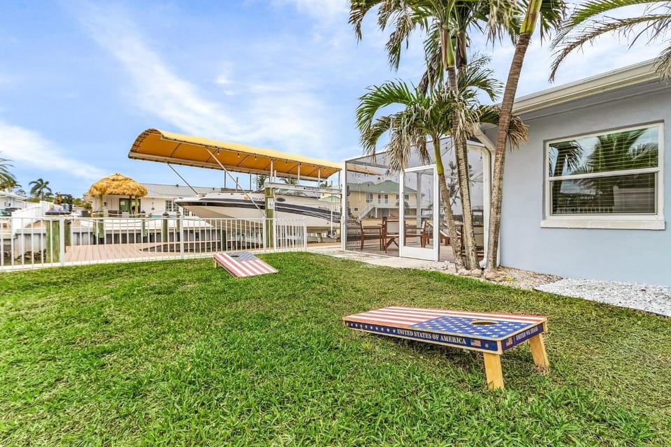 467 Water Front with Pool & Canal Access home House in Estero Island