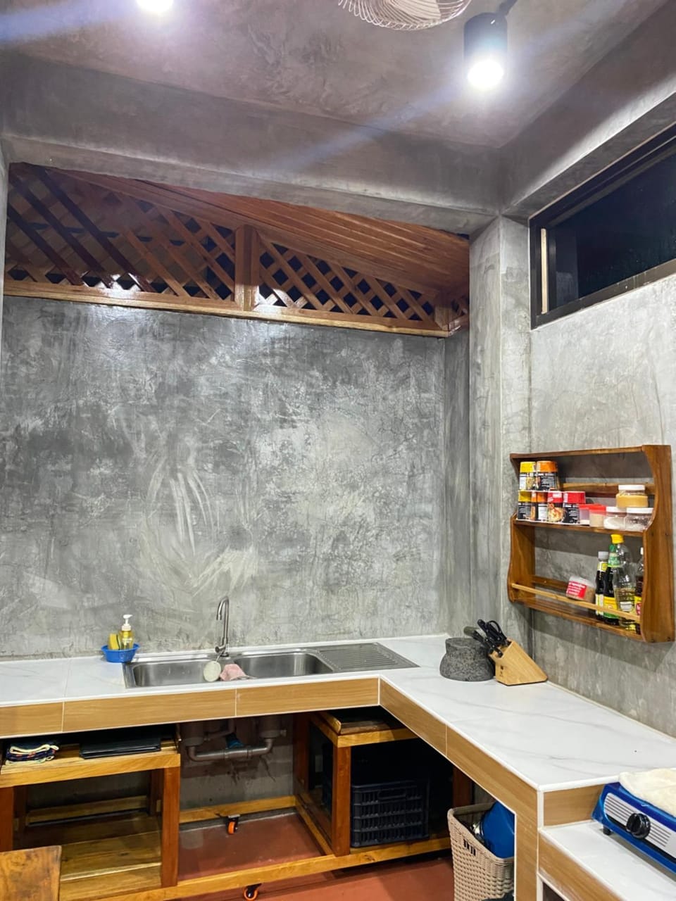 เรือนบรรเจิดโฮมสเตย์ House in Thailand