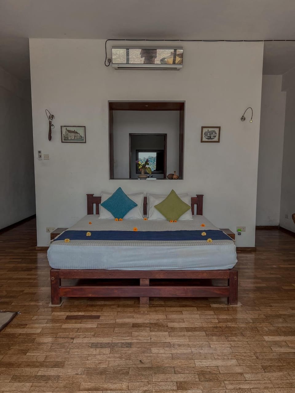 Bed, Bedroom, air conditioner