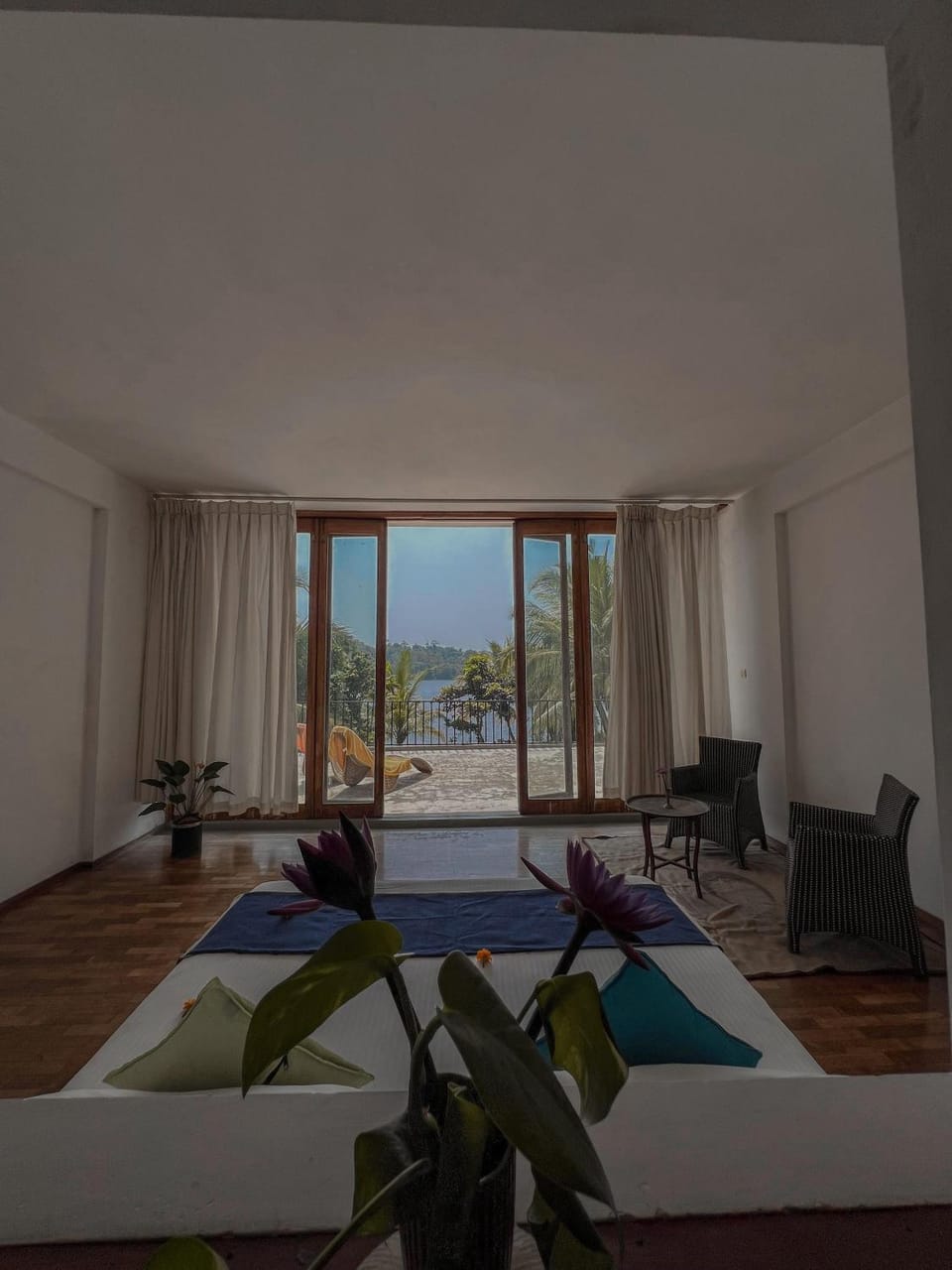 Bed, Seating area, Bedroom, Lake view