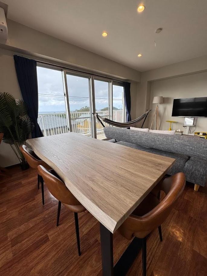 View (from property/room), Balcony/Terrace, Dining area