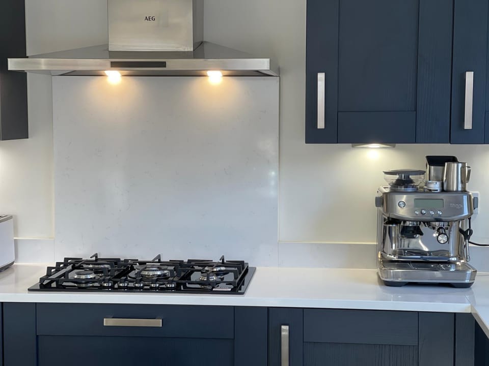 Coffee/tea facilities, stove