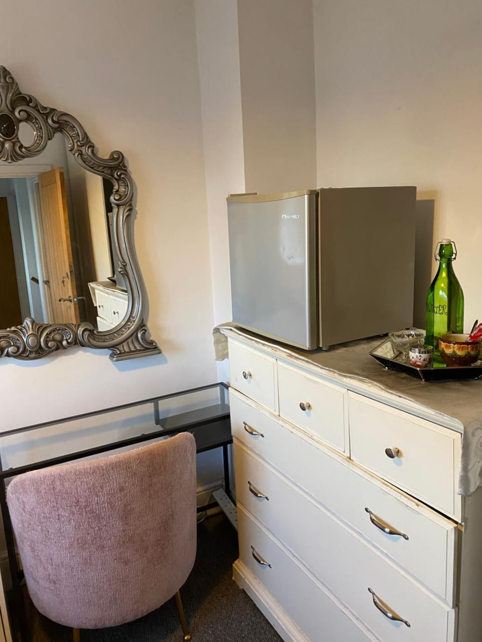 Upper single bedroom Vacation rental in Cardiff
