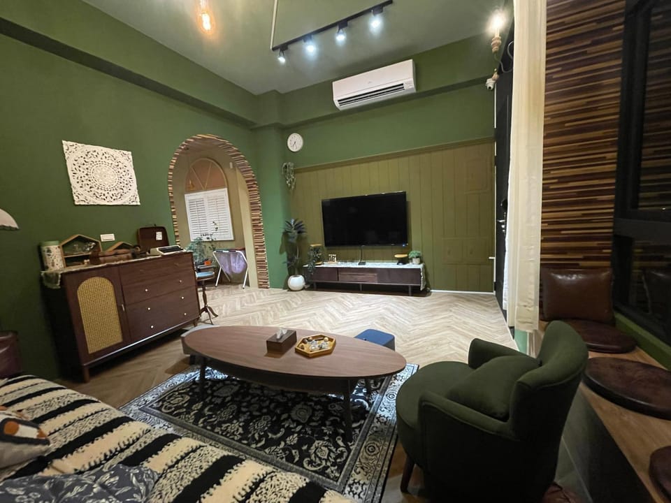 Communal lounge/ TV room